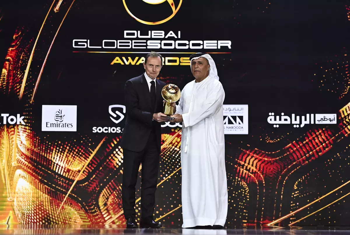 Real Madrid (Best Men's Club of the Year) - Globe Soccer Awards
